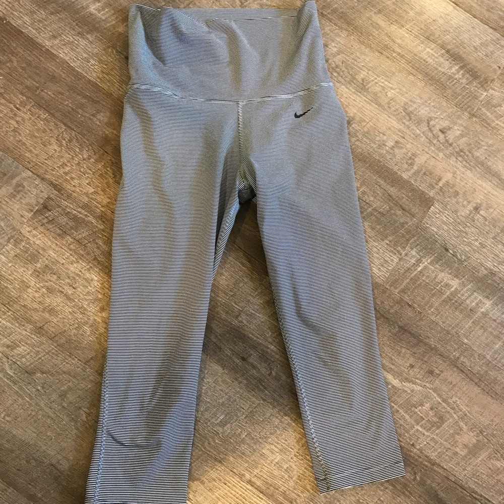 Nike crop striped leggings size small